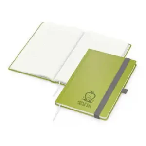 Nachhaltiges Naturprodukt mit veganem Einband aus 39% Apfelresten und Recyclinginhalt. Vier Varianten mit Gummiband und Gummistiftschlaufe.